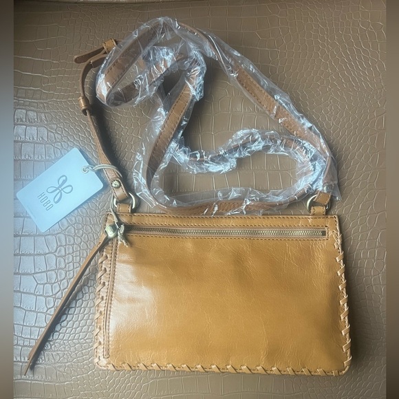 HOBO Evoke Honey Genuine Leather Womens Crossbody Bag One Size MSRP $178 - Picture 3 of 6